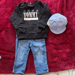 Tommy Hilfiger Black Sweatshirt and Denim Jeans with Cap
